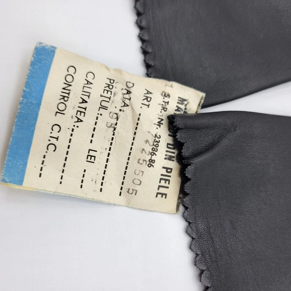 Vintage Womens Soft Real Leather Gloves With Cutout Design Small Black